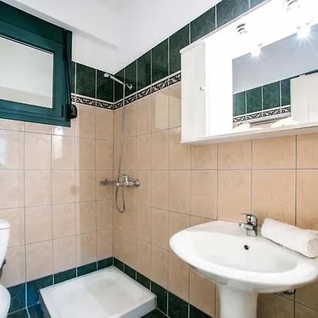 Apolysoi Sleeps 8 Air Con Wifi Nisaki (Corfu)