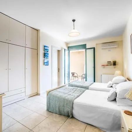 Villa Apolysoi Sleeps 8 Air Con Wifi *